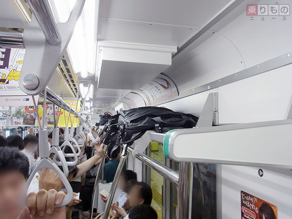 使いづらい？ 網棚に「進化系」 荷物置き以外の役割も（乗りもの