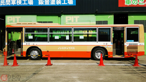 方向幕やバスカードも過去のものに？ いまや珍しいバスの設備